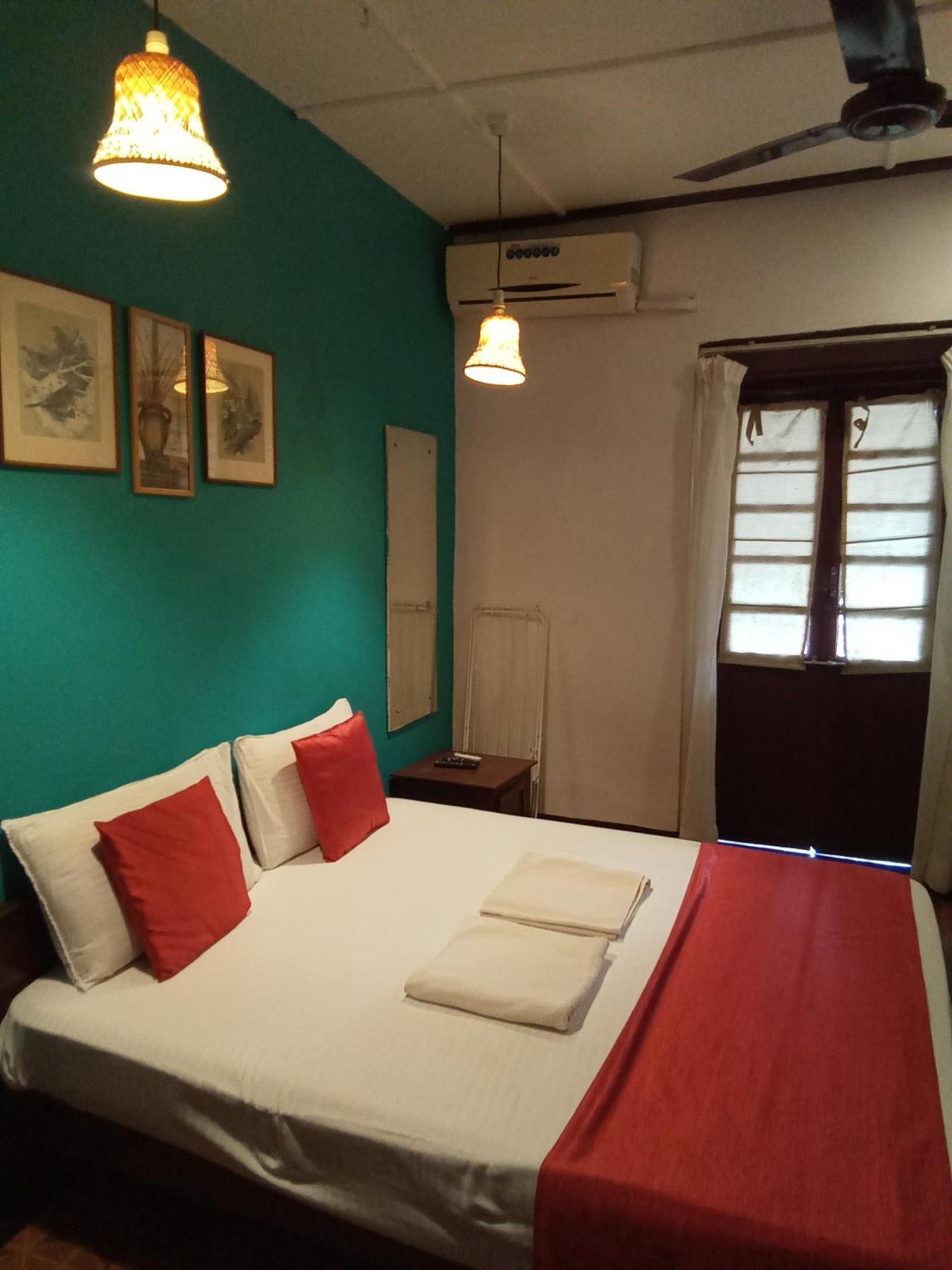 O Camarao Otel Calangute Oda fotoğraf